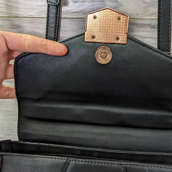 Neiman Marcus black purse with rose gold - Picture 6 of 8
